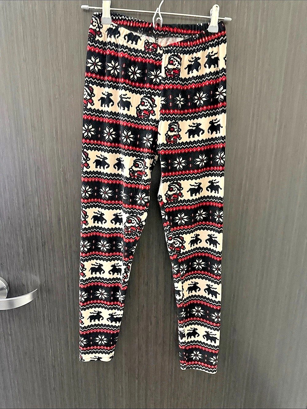 Christmas Print Leggings in Black & Red Size Large